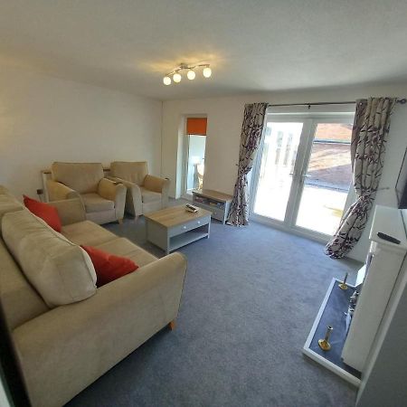 Leominster 3 Bedroom House Parking Garden Private Exterior photo
