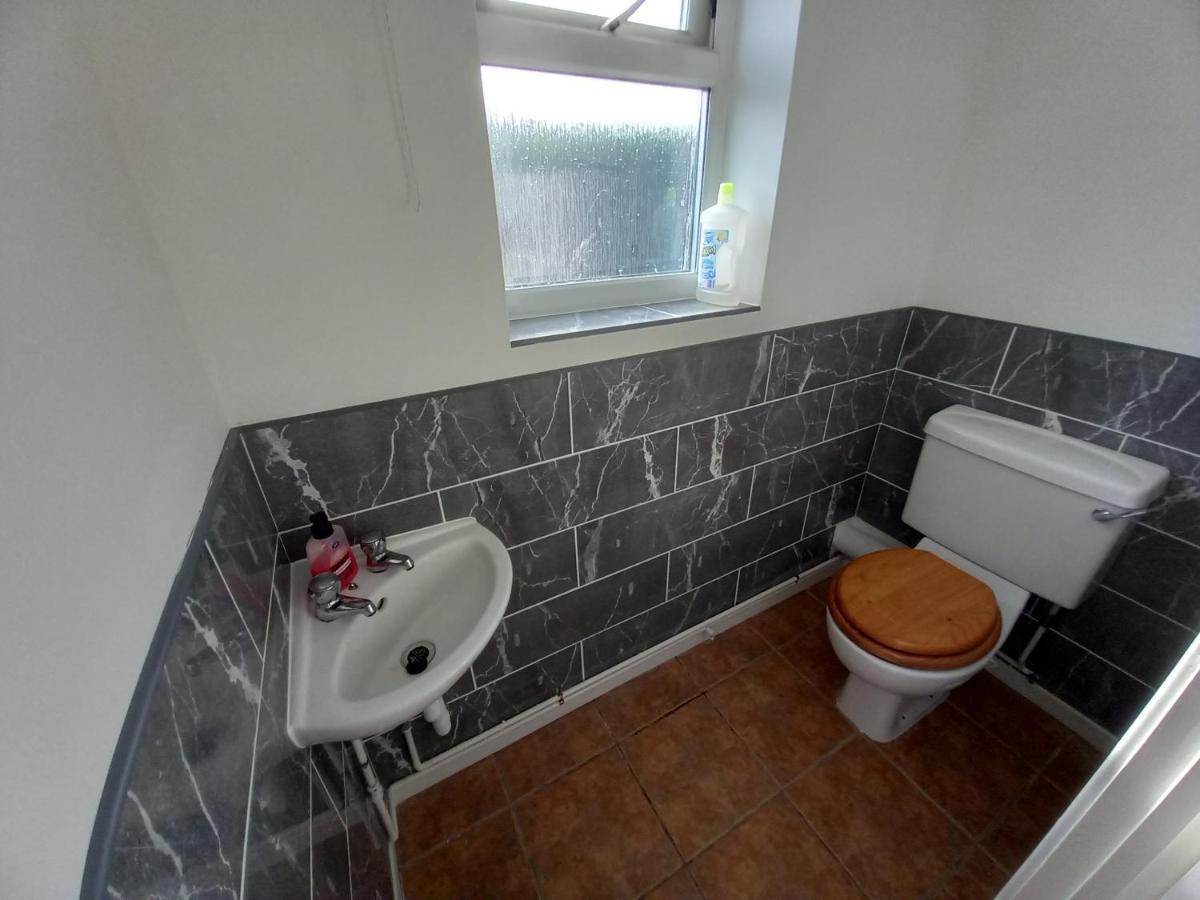 Leominster 3 Bedroom House Parking Garden Private Exterior photo