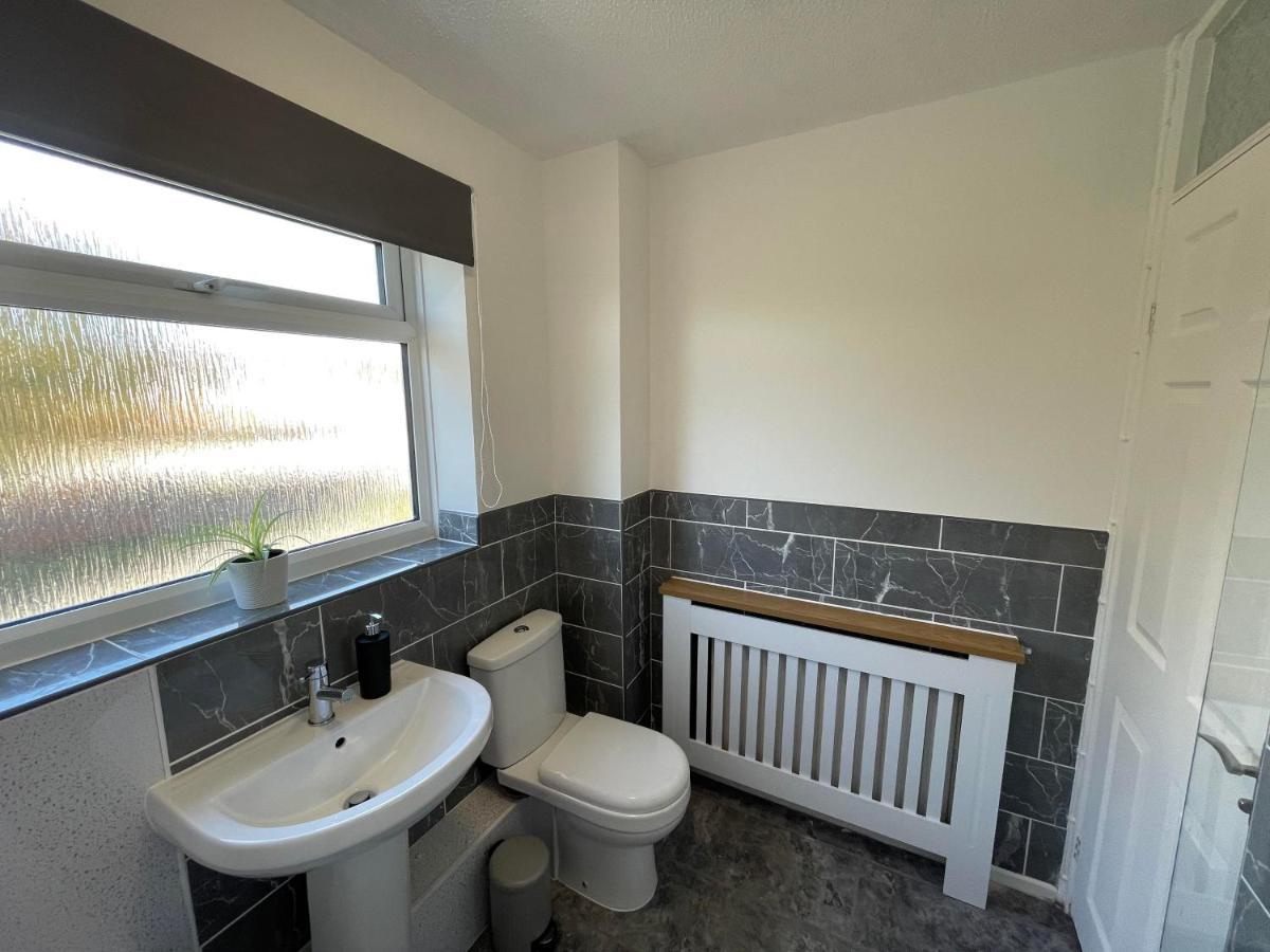 Leominster 3 Bedroom House Parking Garden Private Exterior photo